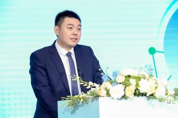 金谷子 “80后”白雨石，股份行最年轻行长！